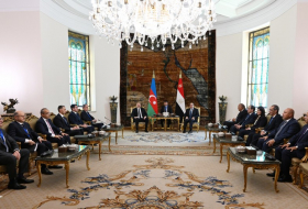 Состоялась встреча лидеров Азербайджана и Египта в расширенном составе