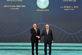 Президент Ильхам Алиев прибыл на встречу в формате 