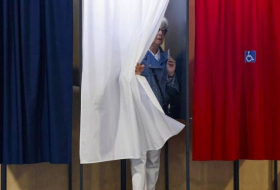 Во Франции 218 претендентов сняли свои кандидатуры на парламентских выборах
