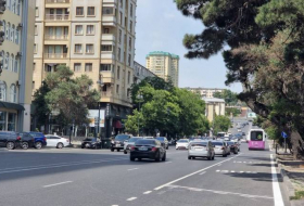 В Баку на улице Абдуррагим бека Ахвердиева организована автобусная полоса движения -ФОТО
