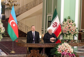 Рухани: Иран поддерживает территориальную целостность Азербайджана