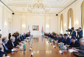 Состоялась встреча Президентов Азербайджана и Ирана в расширенном составе