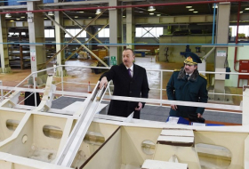 Ильхам Алиев ознакомился с кораблем `Туфан` - ФОТО