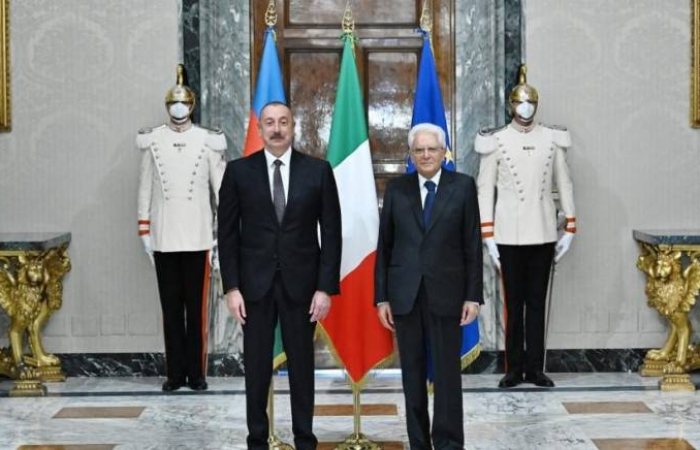 <a href='/news.php?id=246493'>Президент Италии поздравил Ильхама Алиева
</a>