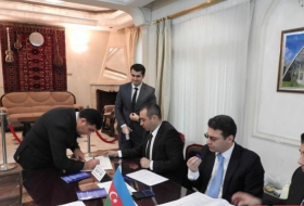 В посольстве Азербайджана в Иране идет голосование - ФОТО