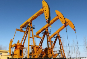 Нефть на мировом рынке подешевела