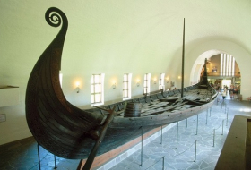 В Нидерландах подняли на поверхность древний корабль