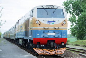 На западе Азербайджана поезд насмерть сбил человека