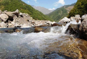 В результате обильных осадков в ряде рек Азербайджана повысился уровень воды
