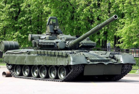 Стреляющий дровами танк Т-80 попал на видео - ВИДЕО
