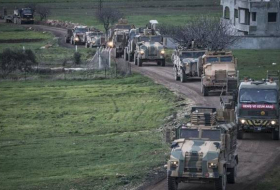 Турция перебрасывает военную технику к границе с Сирией
