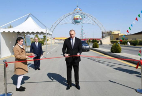 Ильхам Алиев принял участие в открытии дорог - ФОТО