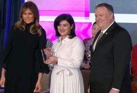 Мелания Трамп и Госсекретарь США  вручили премию азербайджанскому адвокату - ВИДЕО
