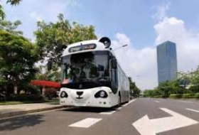 В Шанхае провели испытания первого беспилотного автобуса на открытой дороге
