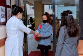 В школах Азербайджана коронавирусом заразились свыше 5 тыс. учащихся
