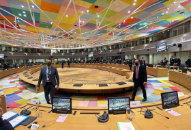 Главы дипломатий ЕС обсуждают в Брюсселе напряженность между РФ и Украиной
