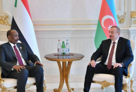 Лидер Судана поздравил президента Ильхама Алиева
