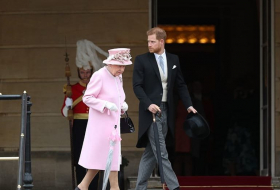 В Великобритании раскрыли содержимое сумки Елизаветы II

