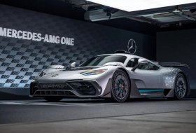 Представлен серийный Mercedes-AMG One: пять моторов и разгон до ста за 2,9 секунды - ФОТО