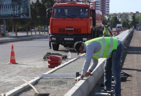 На реконструкцию автодорог в Низаминском районе Баку выделено 3 млн манатов
