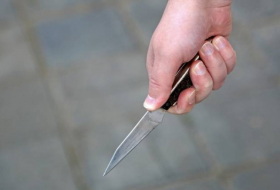 В Хырдалане молодой человек нанес себе ножевые ранения
