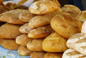 В Азербайджане установлены верхние пределы цен на муку и хлеб
