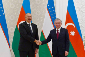 Президент Ильхам Алиев пригласил главу Узбекистана Шавката Мирзиёева посетить Азербайджан
