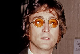 Последнее письмо Джона Леннона с его подписью ушло с молотка за $64 тыс
