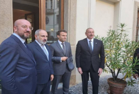 В Праге началась встреча лидеров Азербайджана, Армении, Франции и Совета ЕС
