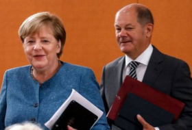 В ФРГ более 40% опрошенных считают, что Меркель была бы лучше Шольца на посту канцлера
