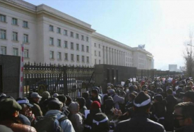 В столице Монголии проходят массовые протесты из-за коррупционного скандала
