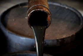 Азербайджанская нефть продолжает дешеветь
