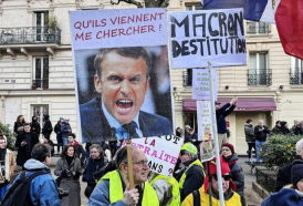 В Париже в акции против пенсионной реформы приняли участие более 90 тыс. человек
