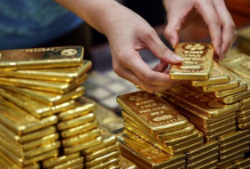 Стоимость золота выросла на фоне ослабления доллара
