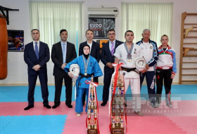 Награждены чемпионы мира по карате из Азербайджана
