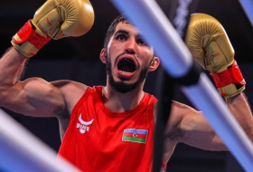 Азербайджанский боксер начал чемпионат мира с победы
