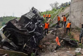 При падении автобуса в ущелье на севере Индии 10 человек погибли, 55 пострадали
