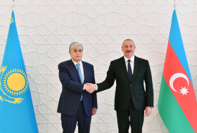 Ильхам Алиев поздравил Токаева