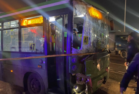В Алматы автобус протаранил толпу людей после того, пассажир ударил женщину-водителя