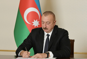 Ильхам Алиев наградил Закира Фараджева