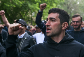 Митинги в Армении: дезертир Левон Кочарян обвиняет Пашиняна в «сдаче» Ханкенди