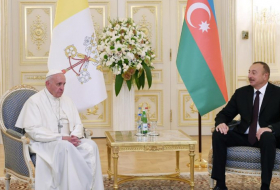 Ильхам Алиев поздравил Папу Римского