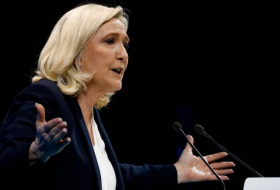 Марин Ле Пен: Франция балансирует на грани хаоса
