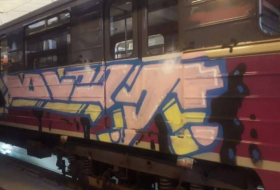 Иностранцев, совершивших акт вандализма в столичном метро, арестовали на 3 месяца -ФОТО