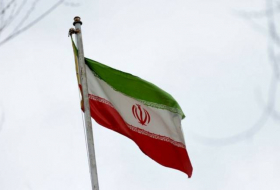 СМИ: Неизвестный угрожает взрывом в иранском консульстве в Париже
