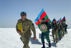Азербайджанские пограничники совершили восхождение на пик Гейдара