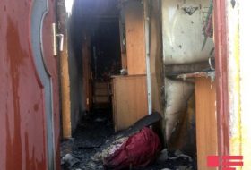При пожаре в доме в Баку есть погибший - ФОТО