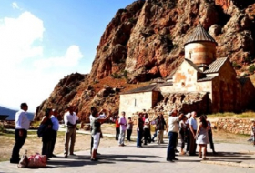 Армения вдвое сократила господдержку туризма