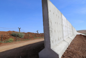 Турция построила стену на границе с Сирией