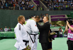 Ильхам Алиев наградил дзюдоистов-паралимпийцев, победивших на Евроиграх - ФОТО